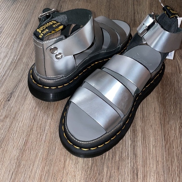 NEW DR MARTENS Clarissa II Metallic Silver Leather Gladiator Sandals Womens 6 US - Picture 3 of 5